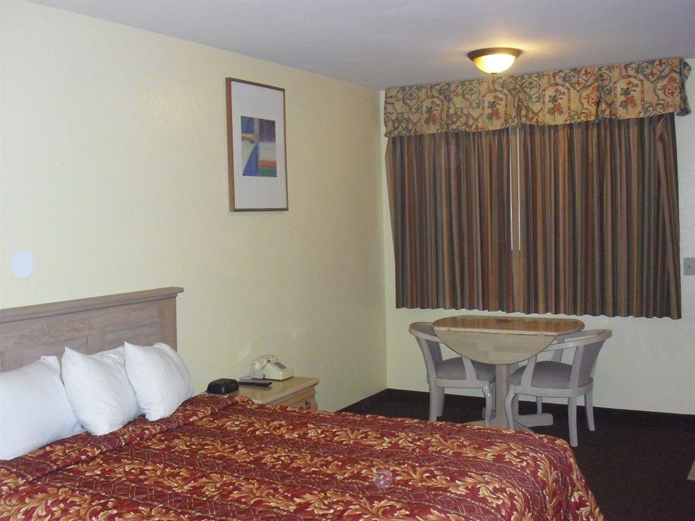 Beachway Inn Arroyo Grande Bagian luar foto