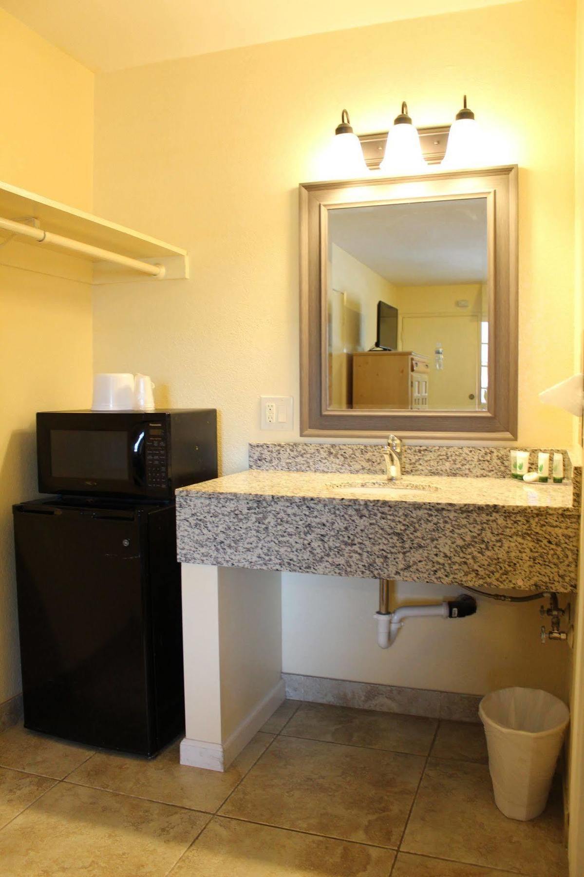Beachway Inn Arroyo Grande Bagian luar foto